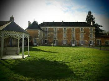 Bed and Breakfast Chateau De La Touche Savigny-Lévescault Zewnętrze zdjęcie