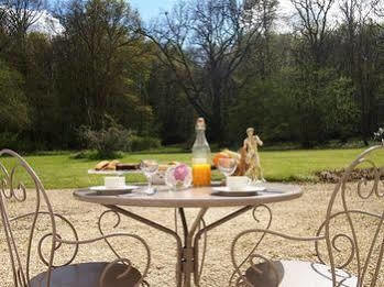 Bed and Breakfast Chateau De La Touche Savigny-Lévescault Zewnętrze zdjęcie